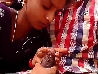 Indian Couple On Date Sexy Babe Outdoor Blowjob